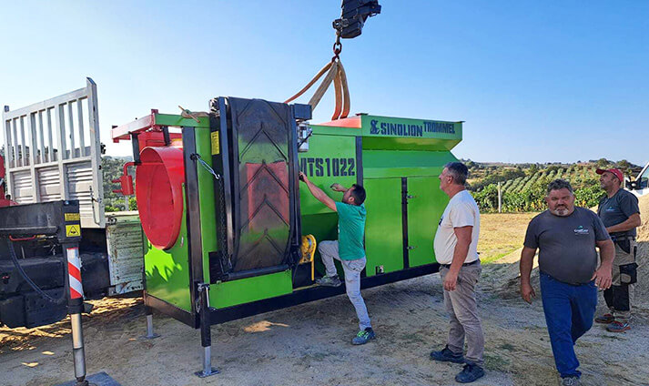 Criba Trommel Móvil Modelo MTS1022 en Italia – Capacidad de 40 m³/h